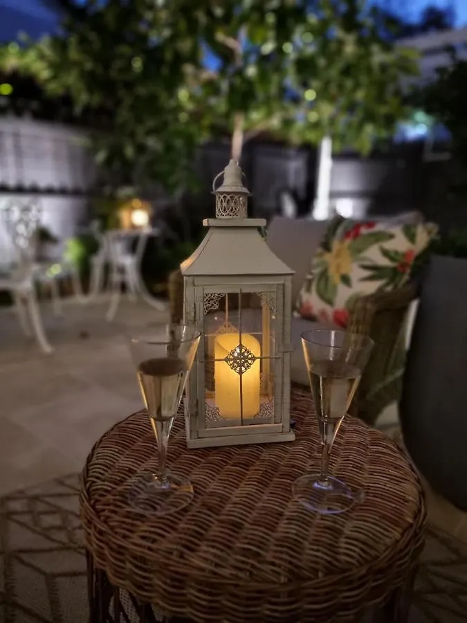 Edward Lodge New Fam Brisbane Bed & Breakfast