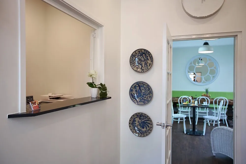 Edward Lodge New Fam Brisbane Bed & Breakfast