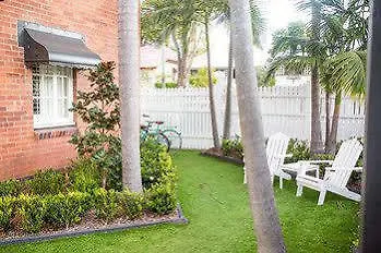 Edward Lodge New Fam Brisbane 4*,