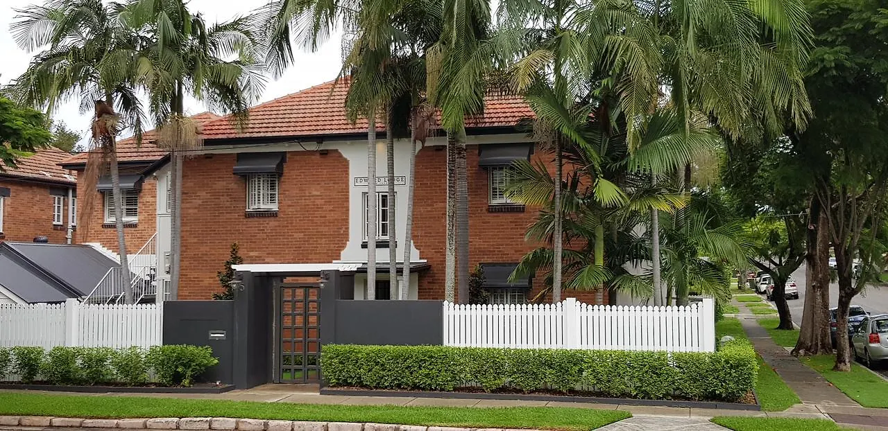 Edward Lodge New Fam Brisbane Bed & Breakfast