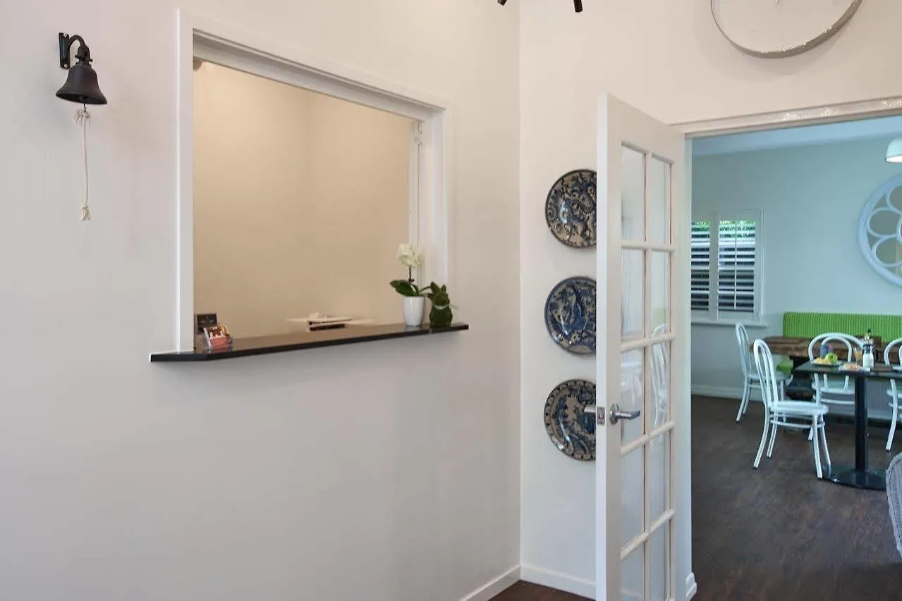 Edward Lodge New Fam Brisbane Bed & Breakfast