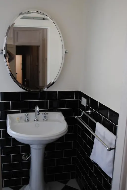 Bed & Breakfast Edward Lodge New Fam Brisbane