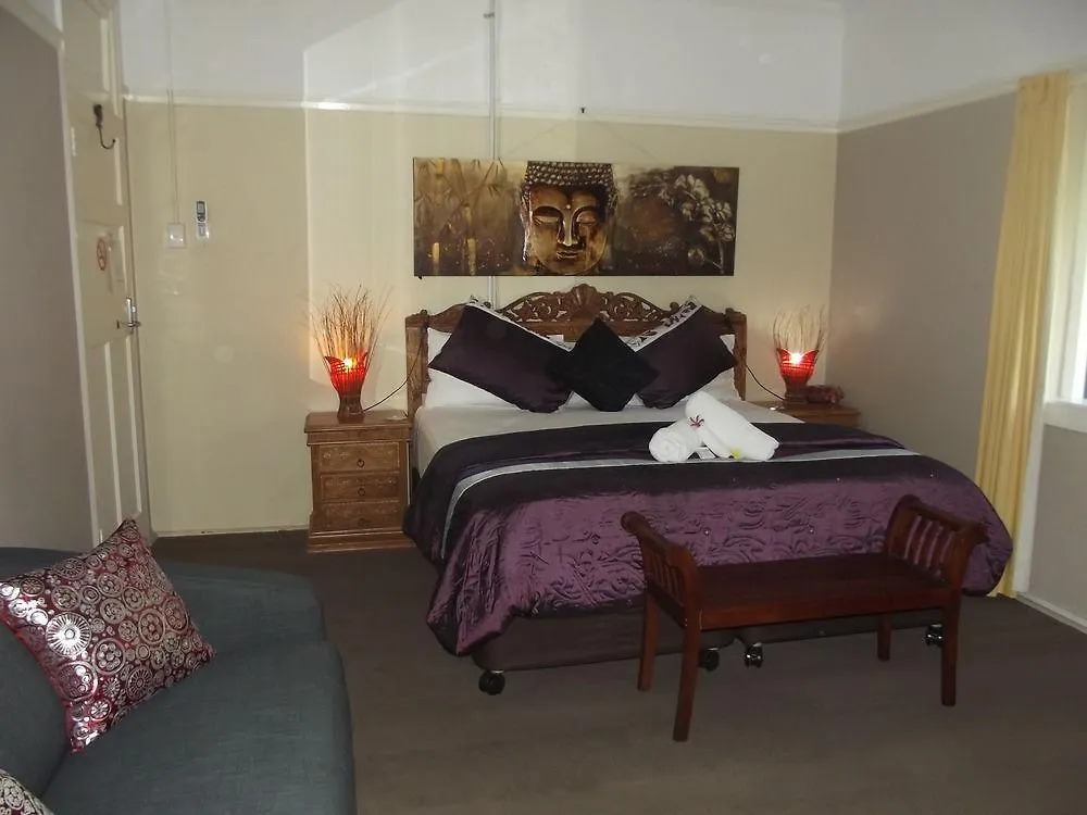 Edward Lodge New Fam Brisbane Bed & Breakfast