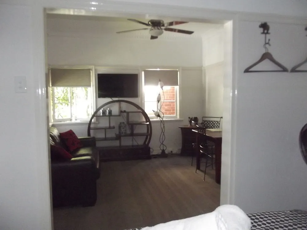 Edward Lodge New Fam Brisbane Bed & Breakfast