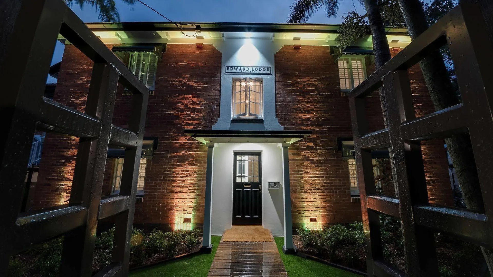 Bed & Breakfast Edward Lodge New Fam Brisbane