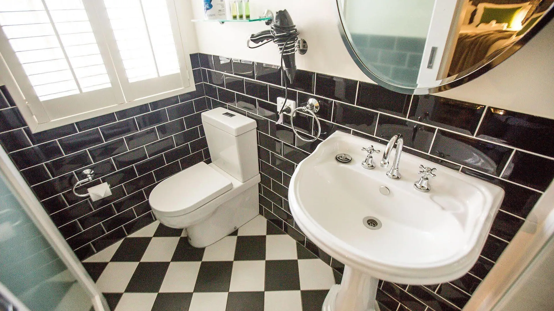 Edward Lodge New Fam Brisbane Bed & Breakfast